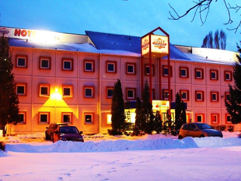 Drive Inn Hotel Тёрёкбалинт Экстерьер фото