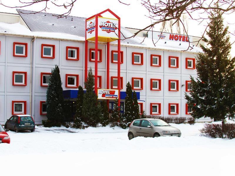 Drive Inn Hotel Тёрёкбалинт Экстерьер фото